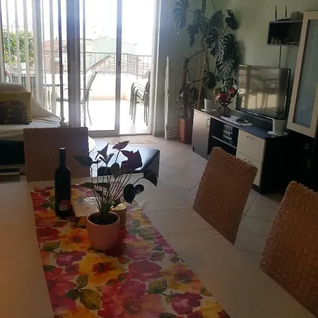 Pero 아파트 포드고라